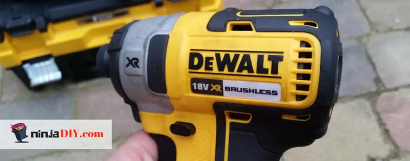 here a nice close picture of the dewalt dcf887 brushless impact screw gun